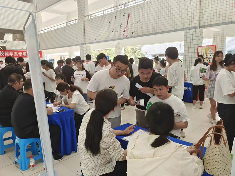 У�����֮·����ʏ�������tˎ���޹�˾���������tˎ�ߵȌ��ƌWУУ�@��Ƹ��